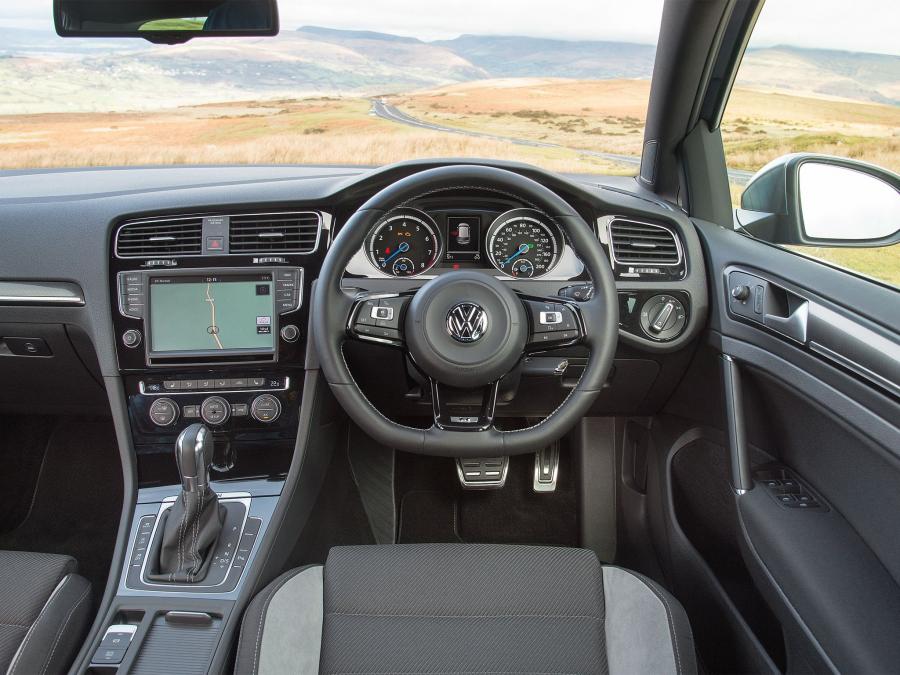  Volkswagen Golf R 5-Door 2014 года  (UK) (фото 7 из 16)